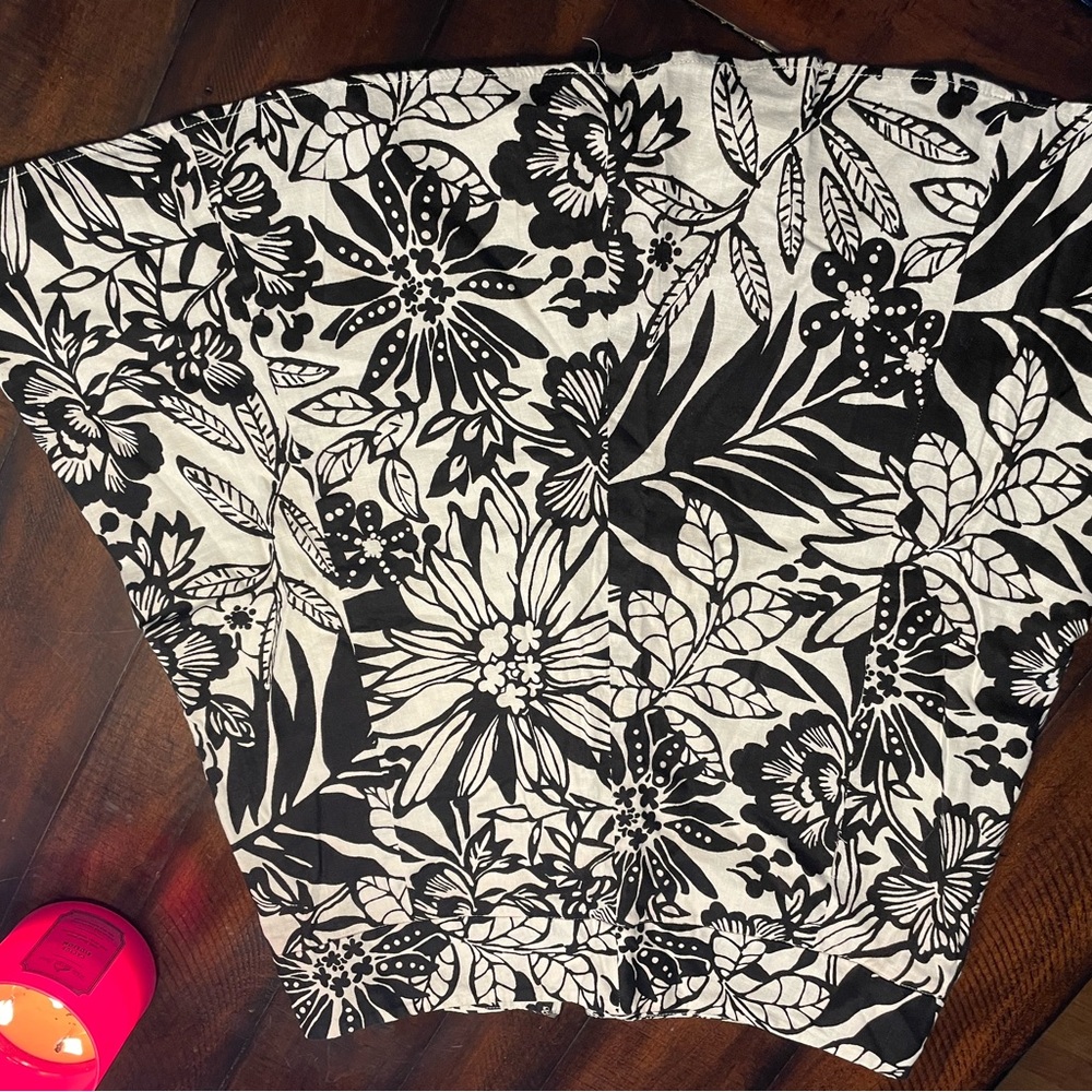 GAP Black and White Floral Fabric